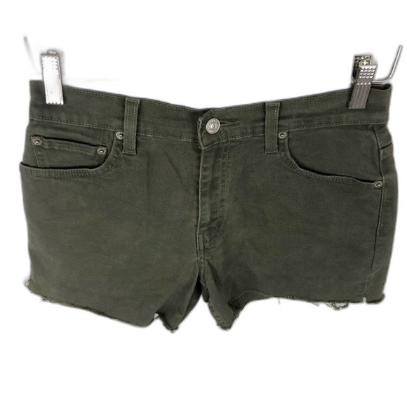 Levi's Cargo Green Denim 550 Shorts Size 6 Petite - Picture 14 of 14